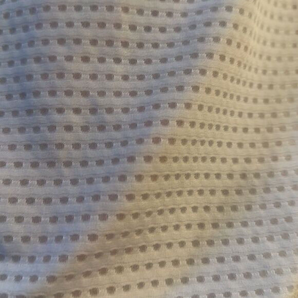 Cute semi sheer work out tank top - Picture 3 of 7